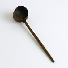 Load image into Gallery viewer, 珈琲杓 長柄 神代ケヤキ材 / 田澤祐介