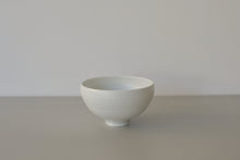 Load image into Gallery viewer, 鉢(白) / 高久敏士