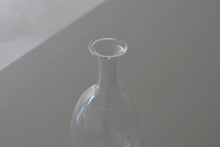 画像をギャラリービューアに読み込む, 水瓶 / 瀬沼健太郎