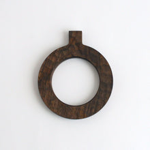 Load image into Gallery viewer, 鍋敷(Φ150 / クラロウォールナット) / 藤崎均