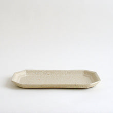 Load image into Gallery viewer, 貫入隅切皿 / 三宅史家