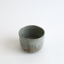 Load image into Gallery viewer, 灰釉小服茶碗 / 森本仁