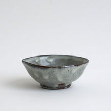 画像をギャラリービューアに読み込む, 灰釉ぐい呑 / 森本仁