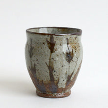 Load image into Gallery viewer, 灰釉ぐい呑 / 森本仁