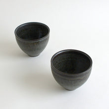 画像をギャラリービューアに読み込む, 線紋丸カップ(ブルーブラック)/ 北岡幸士
