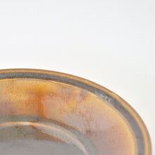 Load image into Gallery viewer, 飴釉丸紋8寸鉢 / 佐藤大寿
