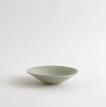 Load image into Gallery viewer, 雲花陽刻碗 / 近藤亮介