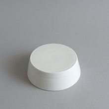 Load image into Gallery viewer, 台小鉢中(白) / 高久敏士