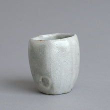 Load image into Gallery viewer, 粉引ぐい呑 / 森本仁