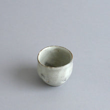 Load image into Gallery viewer, 粉引ぐい呑 / 森本仁