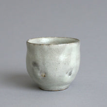 Load image into Gallery viewer, 粉引ぐい呑 / 森本仁