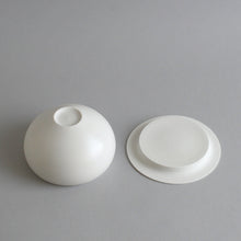 画像をギャラリービューアに読み込む, 蓋物(白) / 高久敏士