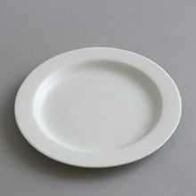 画像をギャラリービューアに読み込む, 洋皿中(白) / 高久敏士