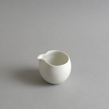 Load image into Gallery viewer, 片口丸小(白) / 高久敏士