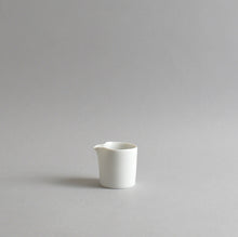 画像をギャラリービューアに読み込む, 片口角小(白) / 高久敏士