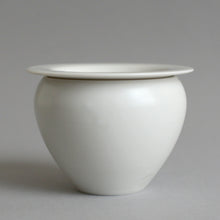 画像をギャラリービューアに読み込む, 蓋物小(白) / 高久敏士