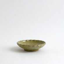 画像をギャラリービューアに読み込む, 花形4.5寸皿 / 西持田窯