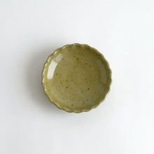 画像をギャラリービューアに読み込む, 花形4.5寸皿 / 西持田窯