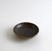 Load image into Gallery viewer, 花形4.5寸皿 / 西持田窯