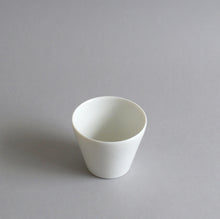 画像をギャラリービューアに読み込む, ミニ猪口(白) / 高久敏士