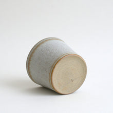 Load image into Gallery viewer, 猪口M(線紋・白) / 北岡幸士