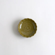 画像をギャラリービューアに読み込む, 花形3.5寸皿 / 西持田窯