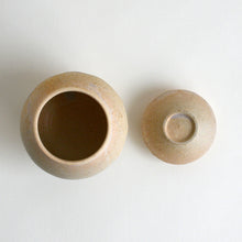 画像をギャラリービューアに読み込む, 灰マット面どりふた壺 / 高木剛