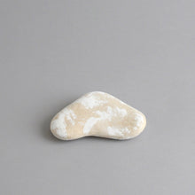 Load image into Gallery viewer, はりこ石 小 (がさ) / 備中和紙