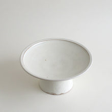 Load image into Gallery viewer, 粉引き六寸高台皿 / 高木剛
