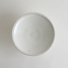 Load image into Gallery viewer, 粉引き六寸高台皿 / 高木剛