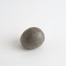 Load image into Gallery viewer, はりこ石 丸小 (いがそめ) / 備中和紙