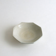 Load image into Gallery viewer, 白磁八角小皿 / 高木剛