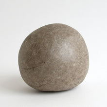 Load image into Gallery viewer, はりこ石 丸小 (いがそめ) / 備中和紙