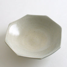 Load image into Gallery viewer, 白磁八角小皿 / 高木剛