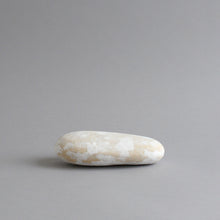 Load image into Gallery viewer, はりこ石 小 (がさ) / 備中和紙