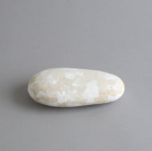 Load image into Gallery viewer, はりこ石 小 (がさ) / 備中和紙