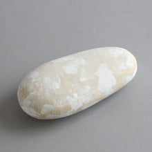 Load image into Gallery viewer, はりこ石 小 (がさ) / 備中和紙