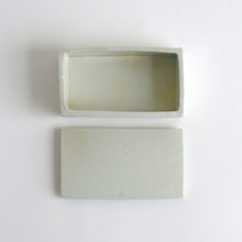 Load image into Gallery viewer, 角ふた物(バター) / 池本窯