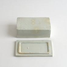 Load image into Gallery viewer, 角ふた物(バター) / 池本窯