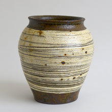 Load image into Gallery viewer, 刷毛目壺 / 高木剛