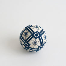 Load image into Gallery viewer, てまり大(三角) / 倉敷てまり