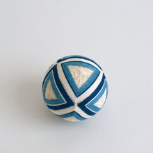 Load image into Gallery viewer, てまり小/多色(三角重ね) / 倉敷てまり