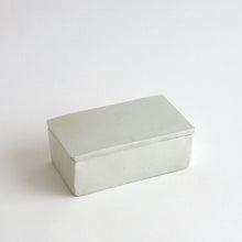 Load image into Gallery viewer, 角ふた物(バター) / 池本窯