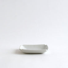 画像をギャラリービューアに読み込む, 隅入り小皿 / 日高直子
