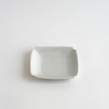 画像をギャラリービューアに読み込む, 隅入り小皿 / 日高直子