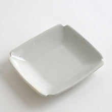 画像をギャラリービューアに読み込む, 隅入り小皿 / 日高直子