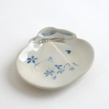 画像をギャラリービューアに読み込む, 宝袋小皿 プラチナ彩(菊/あけび) / 日高直子