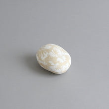 Load image into Gallery viewer, はりこ石 小(がさ) / 備中和紙