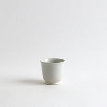 Load image into Gallery viewer, 茶杯 白 / 日高直子