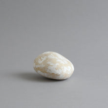 Load image into Gallery viewer, はりこ石 小(がさ) / 備中和紙